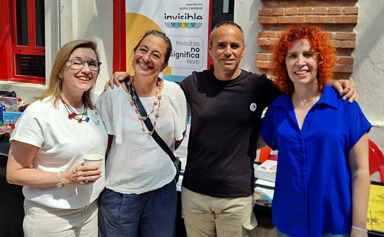 Feria Afasia 2026. La asociación se reúne con sus socios.